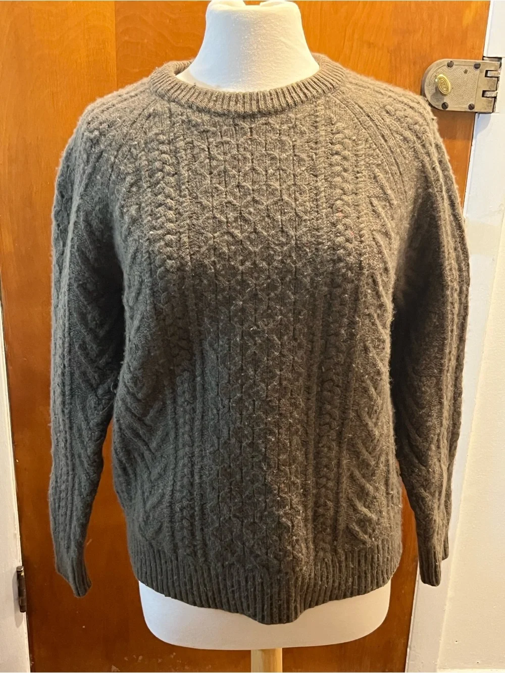 J.CREW Vintage Cable Knit Fisherman Wool Sweater. Size L. Olive Green Pullover